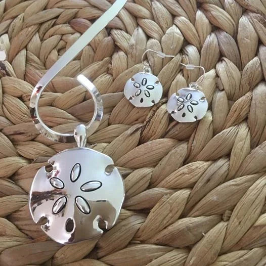 Sand Dollar Pendant Set